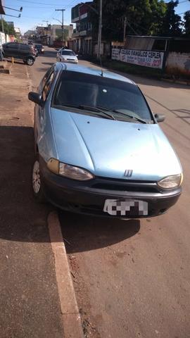 Carro em bom estado bancos de couro