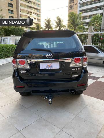 Toyota Hilux Sw4 7lugares BLINDADO - Foto 4