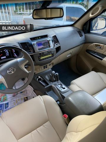 Toyota Hilux Sw4 7lugares BLINDADO - Foto 5