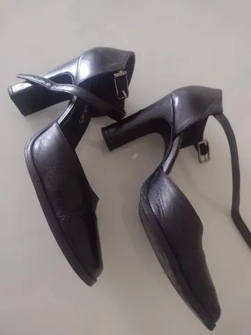 Sapato em couro, usado, Tam 33 - Foto 3