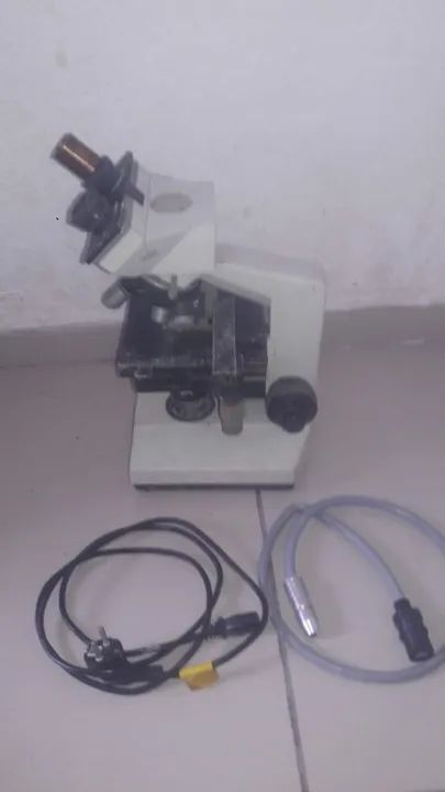 Microscópio taimin usado