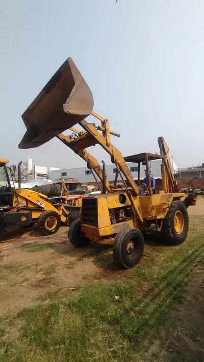 RETRO ESCAVADEIRA 4X2 MARCA CASE MODELO 580H 