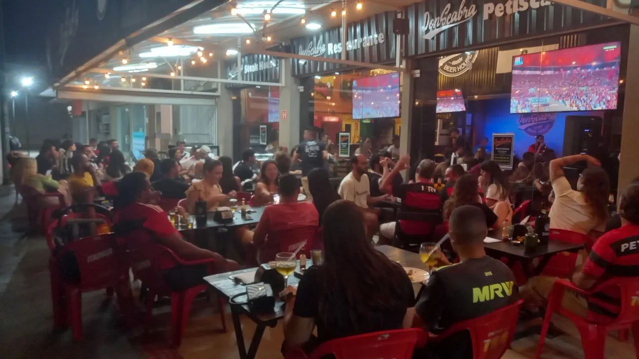 Vagas cozinheira(o) auxiliar cozinha e garçom
