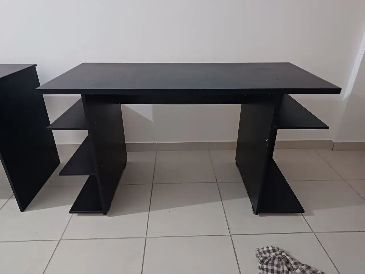 Vendo 3 escrivaninhas 250 cada ou 600 as 3. - Foto 3