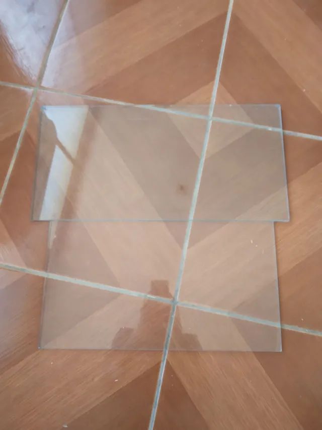 Vendo esse 2 vidros pequenos  - Foto 2