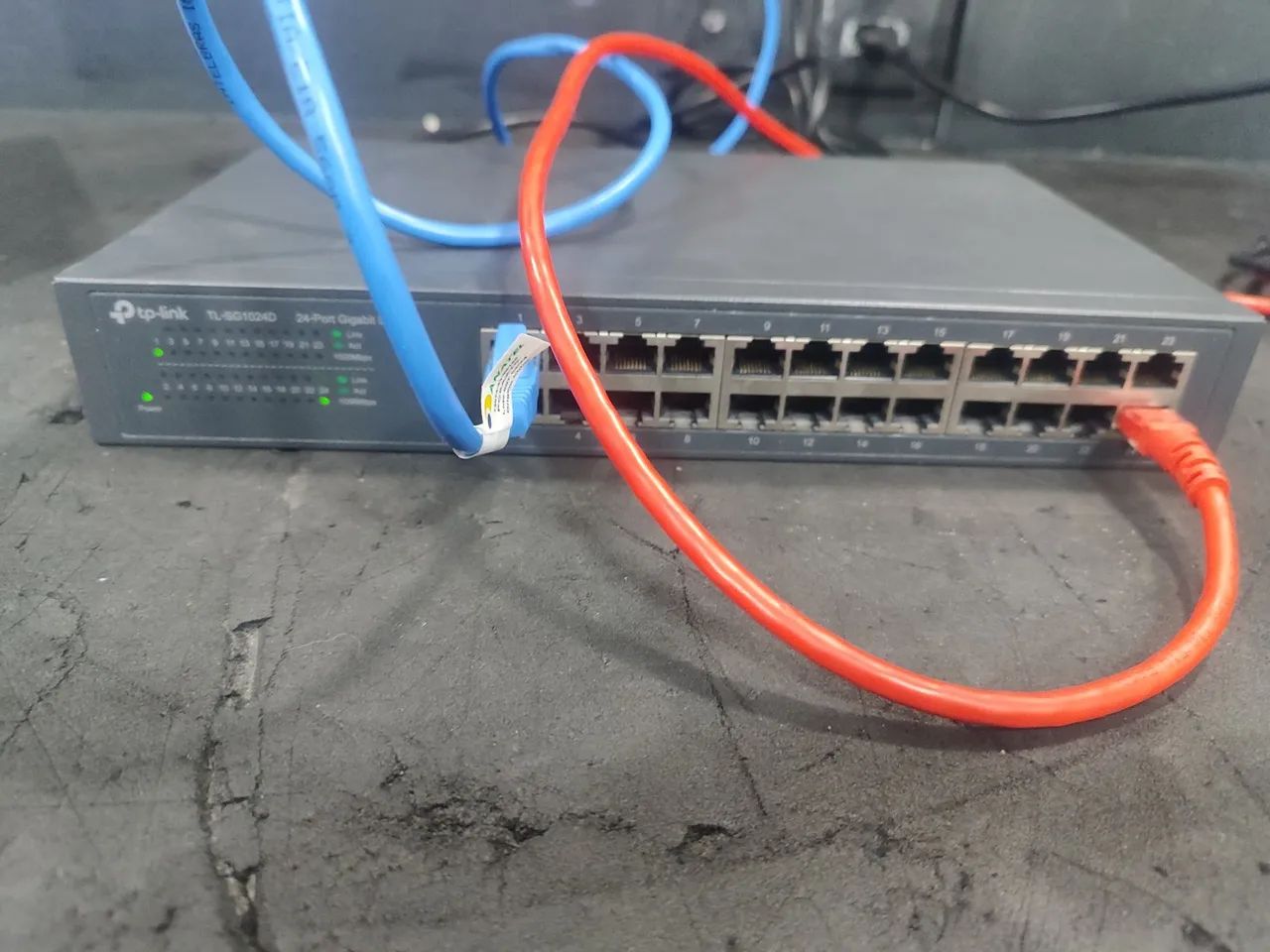 Switch TP-Link TL-SG1024D Gigabit de 24 Portas