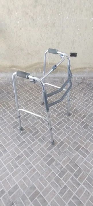 Andador seminovo