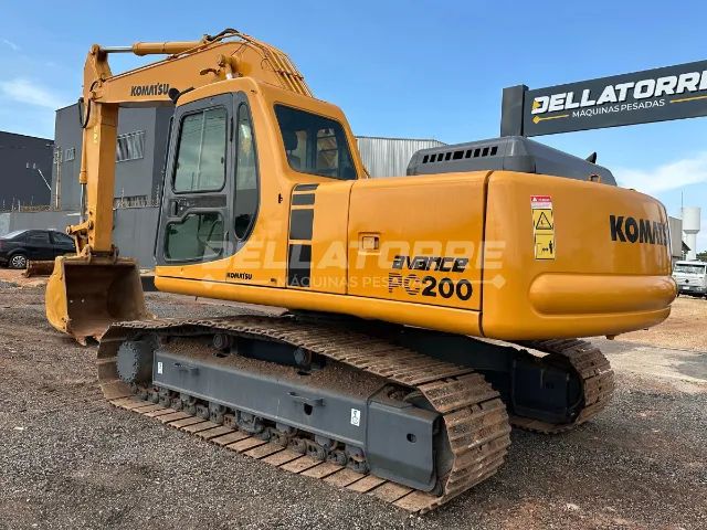 Escavadeira Komatsu PC 200 2007 - Potência e Desempenho para Suas Obras - Foto 4