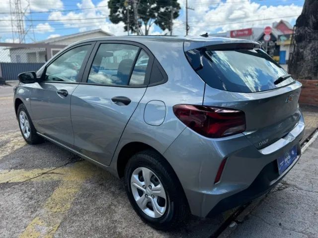GM - ONIX HATCH 1.0 MEC. 2025 0 KM  R$ 84.900,00 - Foto 4