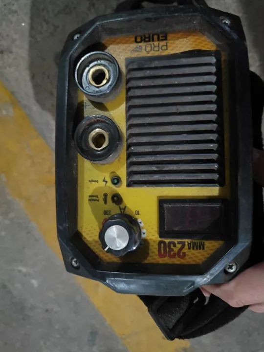 Aparelho de Solda 230 A Pro euro e máscara  - Foto 2
