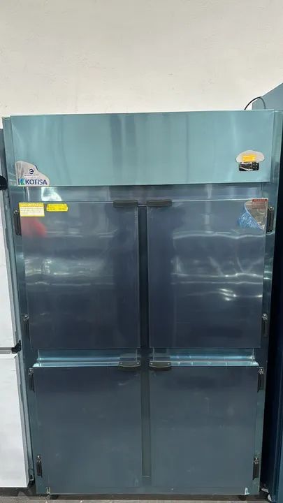 Geladeira Comercial 4 portas com prateleiras 750 litros Nova 