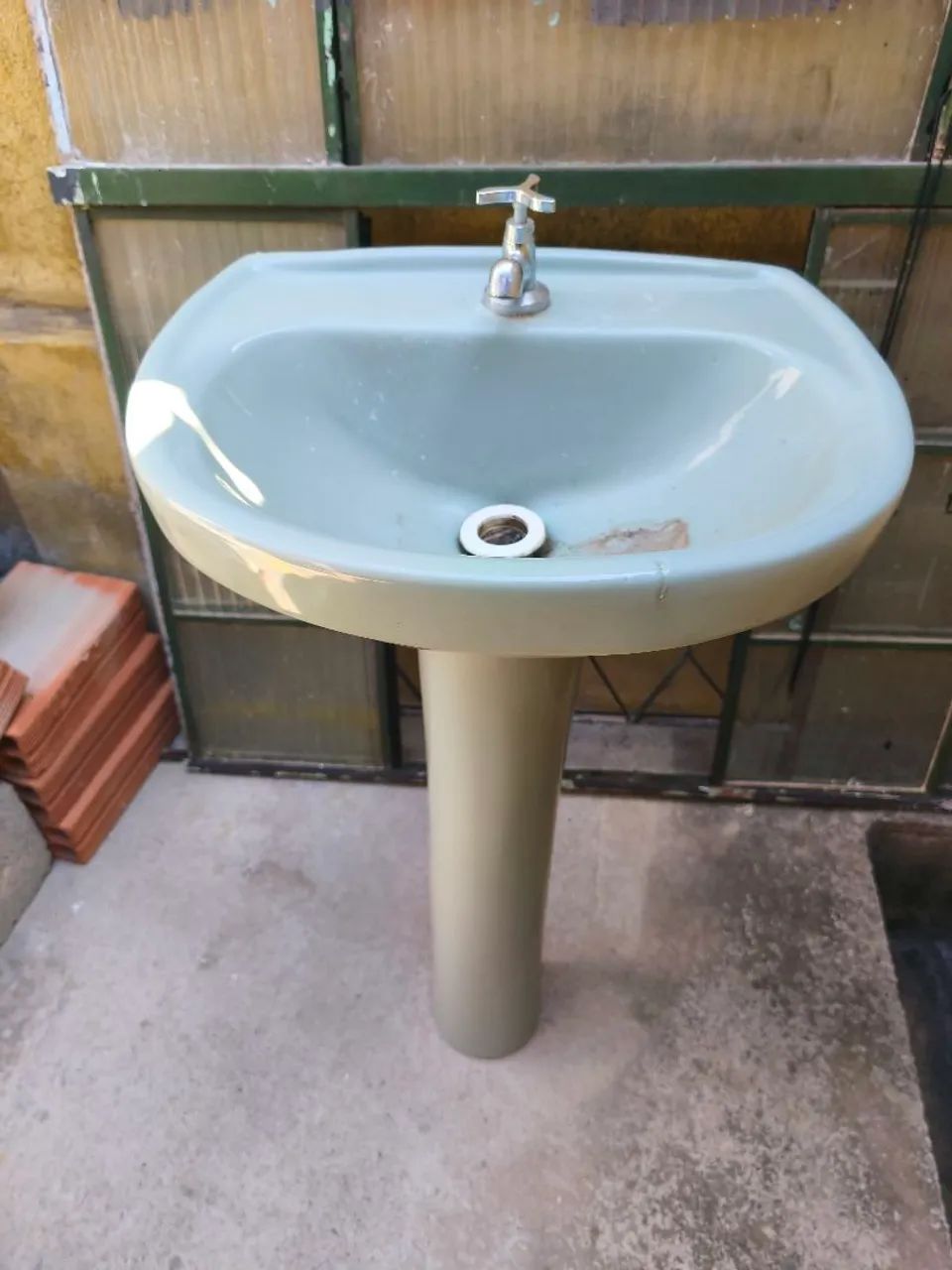 2 Pias de cerâmica com coluna64842826097537121