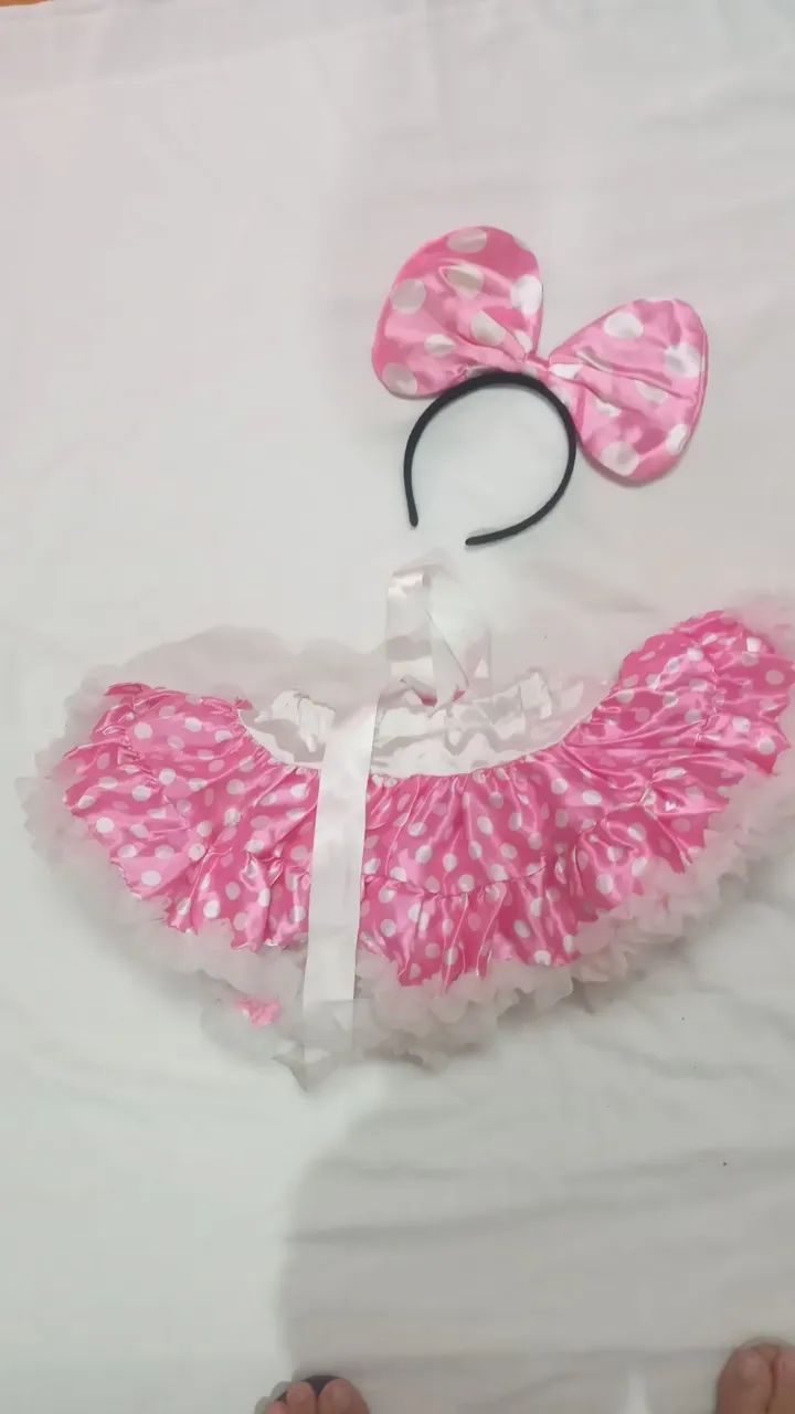 Fantasia Minnie com tiara e saia de bolinhas