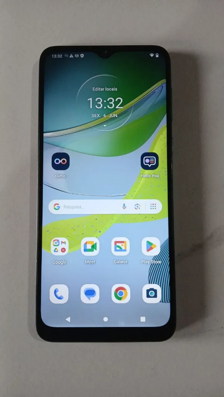 Celular semi novo