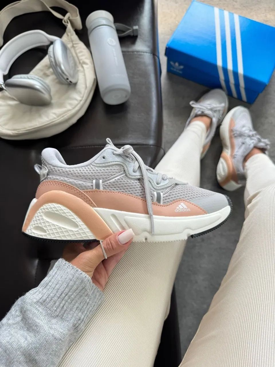 【1022】 Tenis adidas canudo 150,00 - Calçados Esportivos - Zona 07