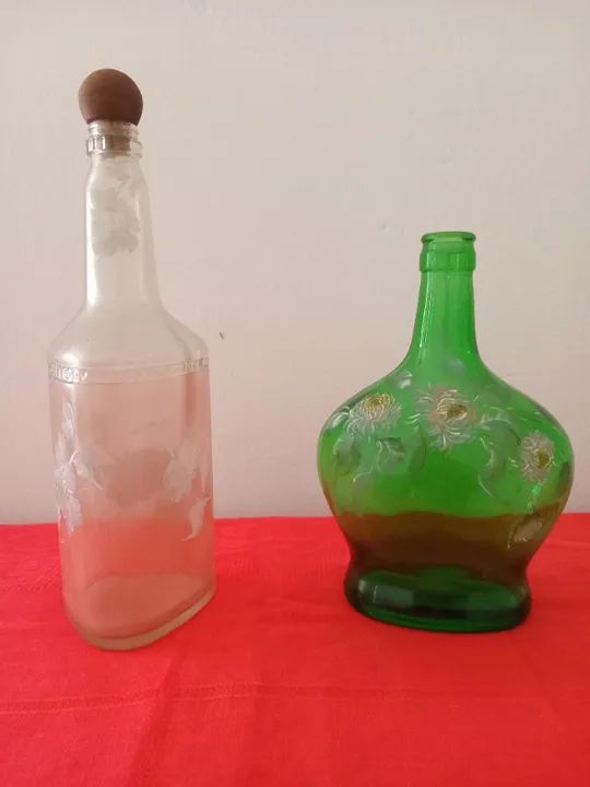 Garrafas pintadas para decoração