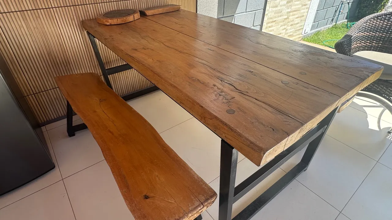 Mesa de Jantar Rústica com Banco