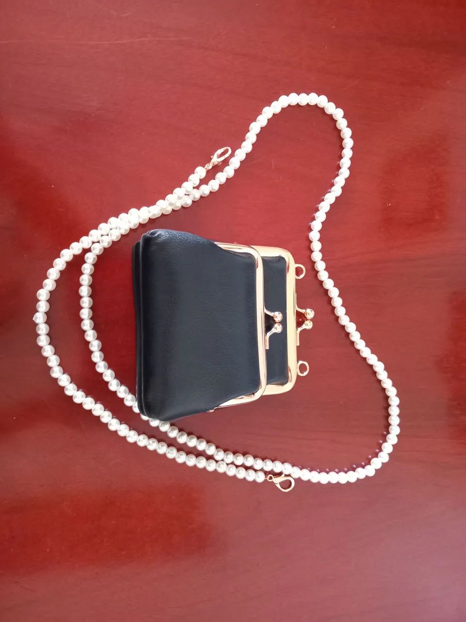 Bolsa de mão ou de ombro, pequena com corrente estilo pérolas - Foto 5