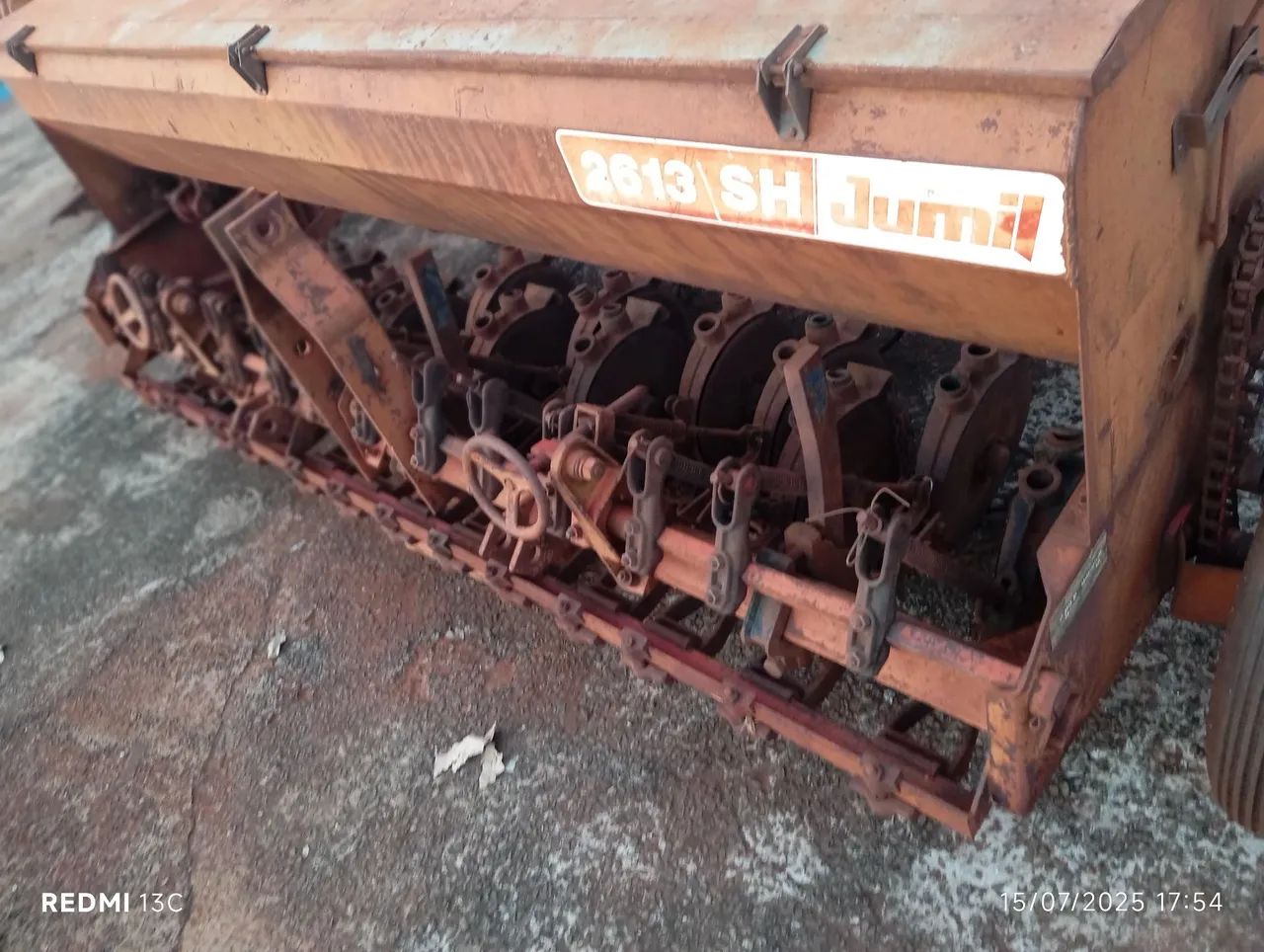 Semeadeira para capim Jumil 2613 SH 