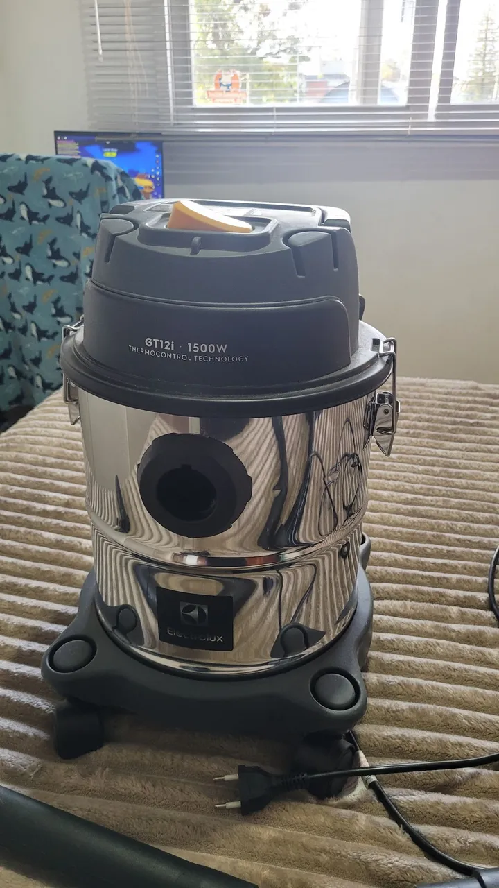 Aspirador de Pó Electrolux GT12I - 1500W