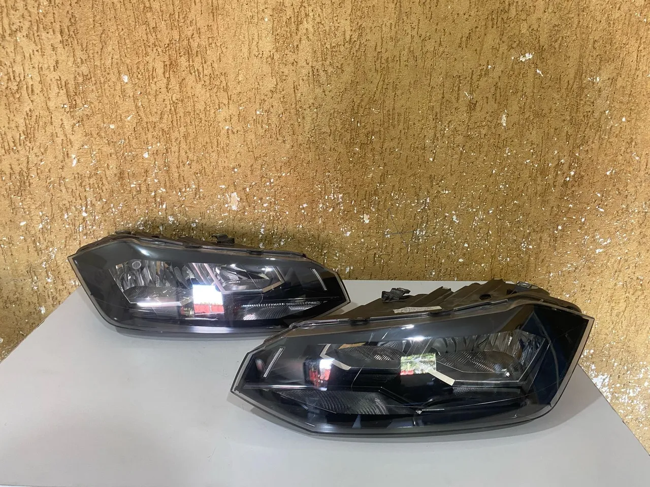 Par de Farol Polo / Virtus 17/22 Original
