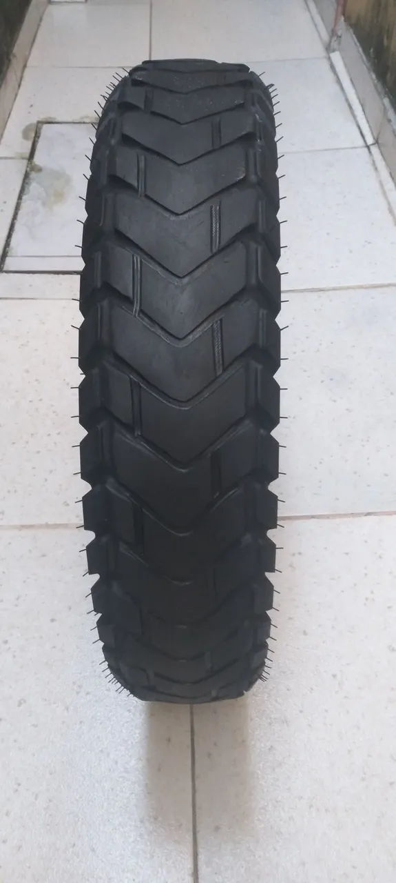Pneu de moto semi novo