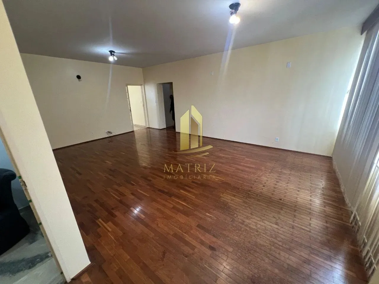 MATRIZ IMOBILIARIA VENDE: APTO CENTRO