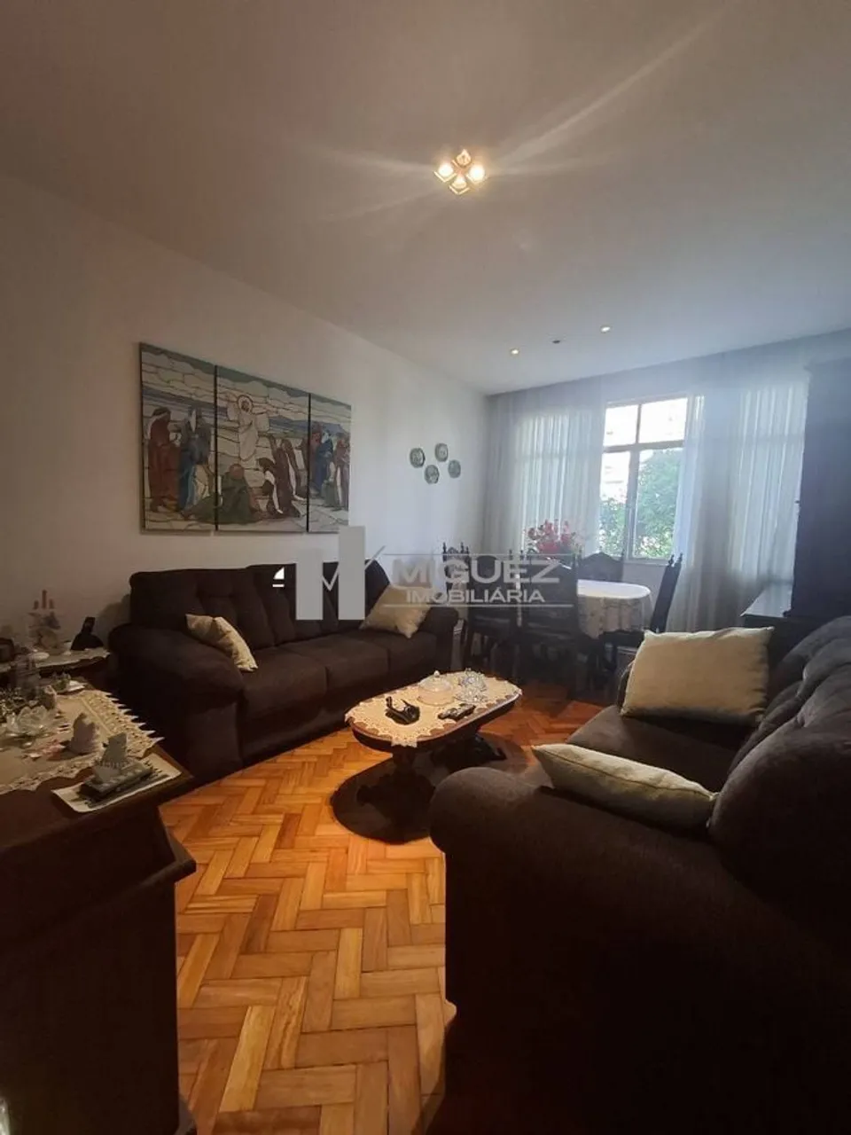 MIGUEZ IMOBILIÁRIA VENDE - Lindo apartamento com 3 quartos na rua do Matoso, Tijuca. Muito