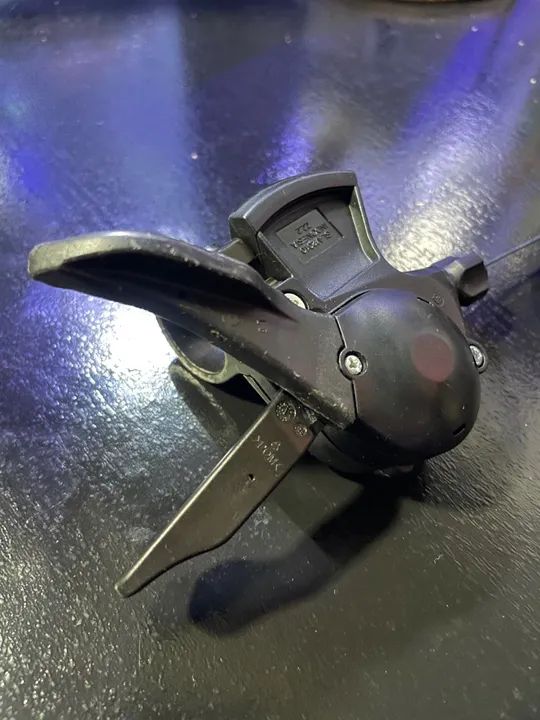 ALAVANCA DE CÂMBIO 2V ALTUS SL-M2010 ESQUERDA SHIMANO - Foto 2