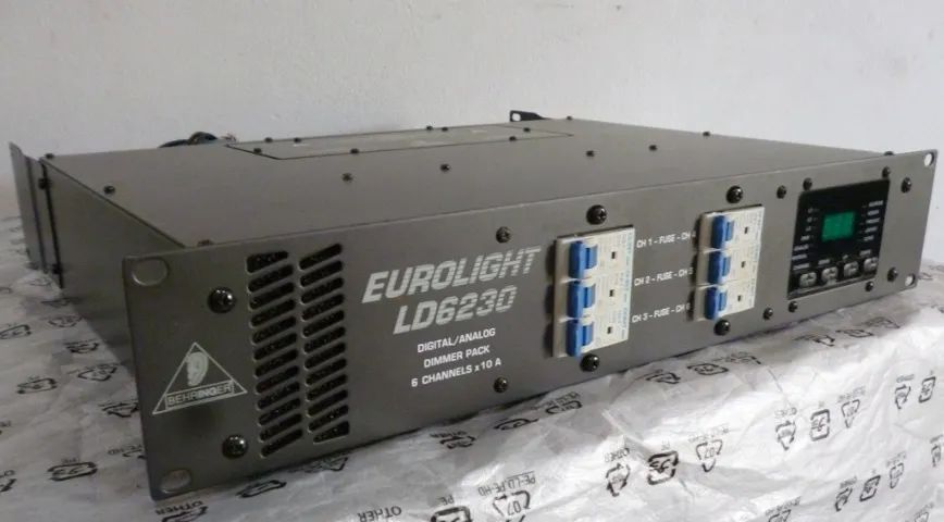 Rack Dimmer DMX Behringer LD6230 - Foto 3