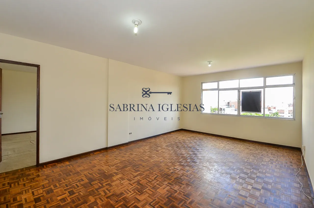 Apartamento a Venda nas Mercês em Curitiba