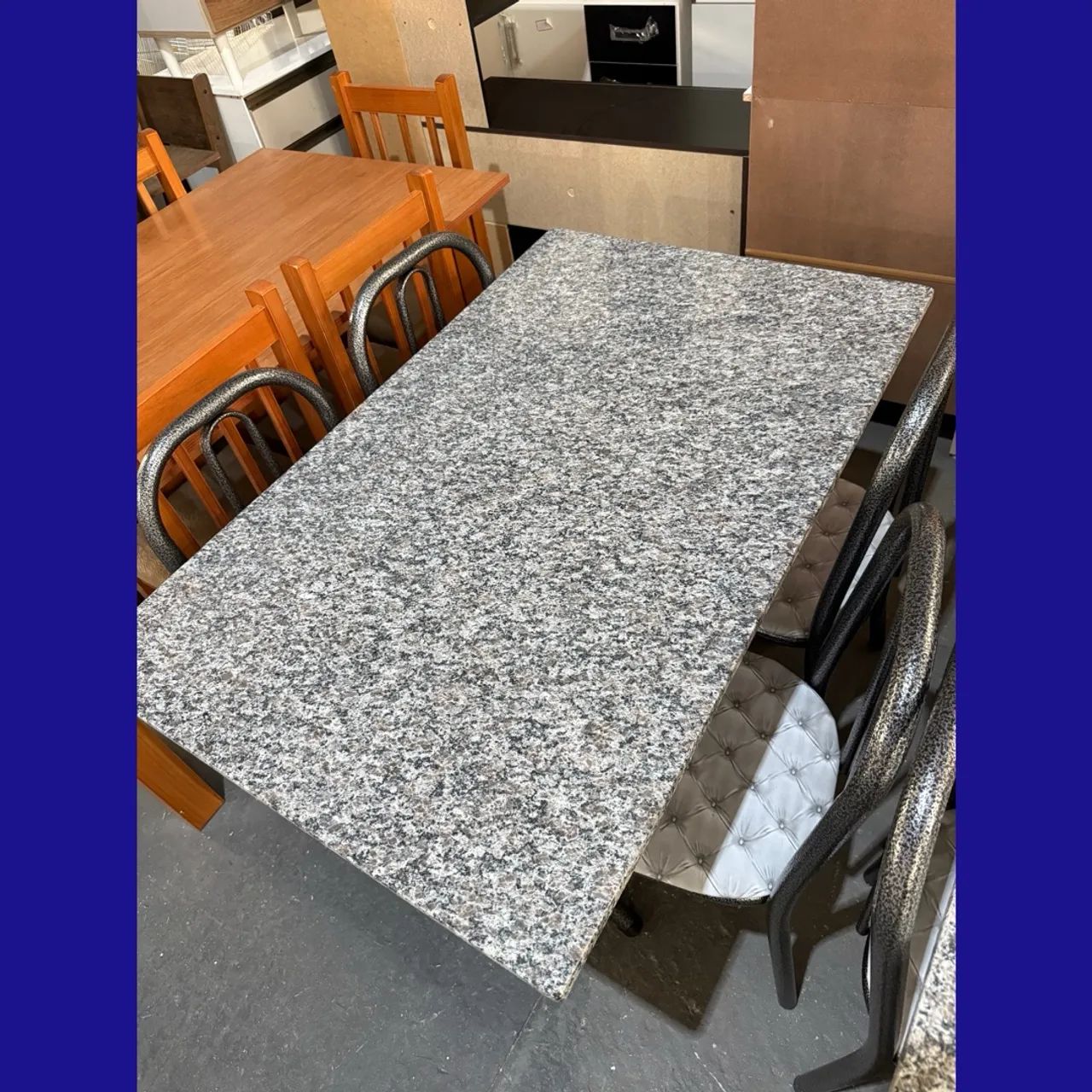 Mesa com 4 cadeiras granito - entrego hoje 