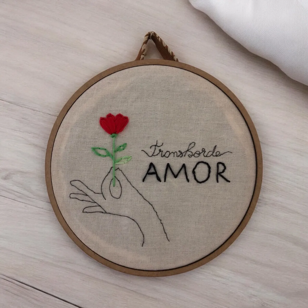Quadro Bordado a Mão Presente Decorativo