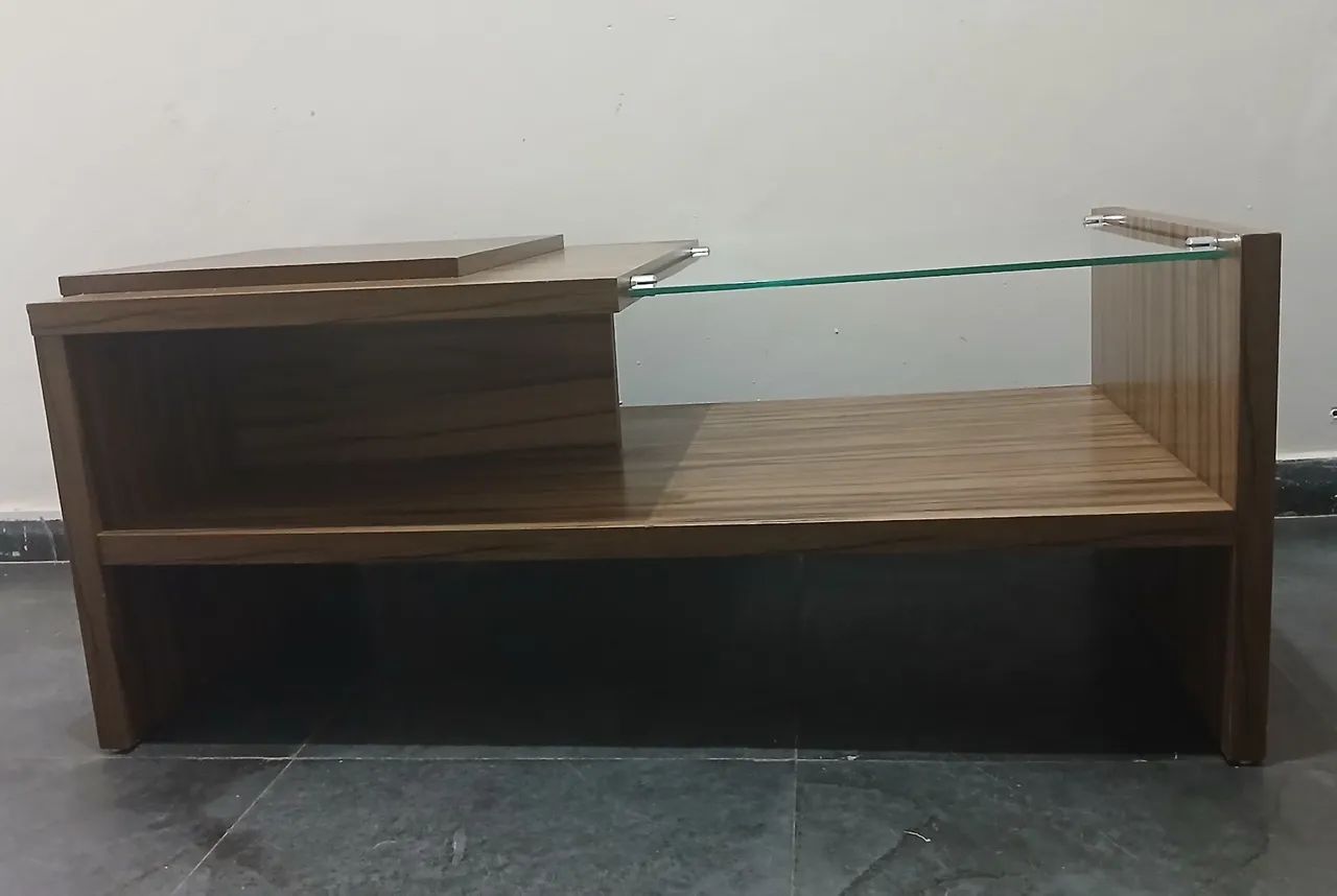 MESA DE CENTRO RETANGULAR COM TAMPO DE VIDRO  - Foto 3