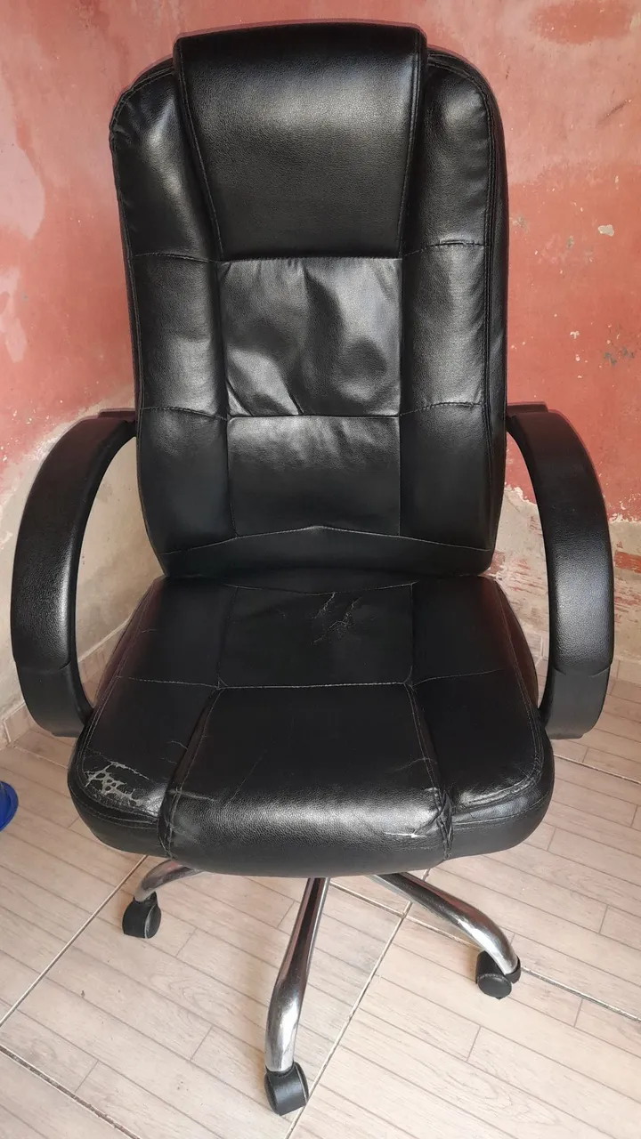 Cadeira de Escritório Executiva em Couro