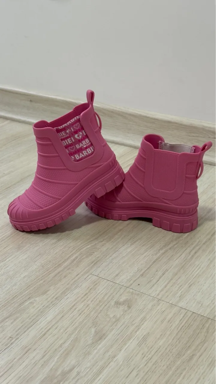 Bota Chelsea Barbie com Grendene Kids 