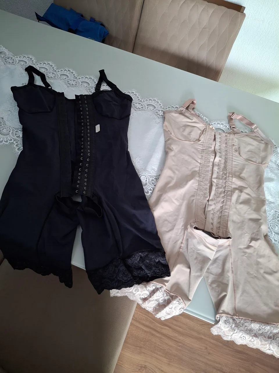 Body Modelador Feminino - Preto e Bege