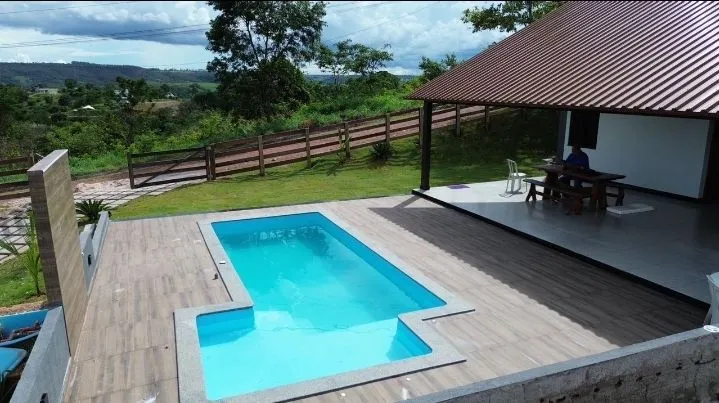 Área externa com piscina ! 7 Metros!