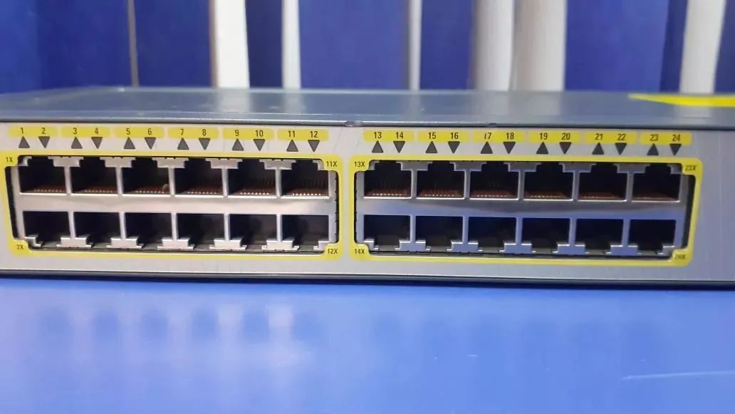 Switch Cisco Catalyst Express 500-24tt (Usado)<br> - Foto 5