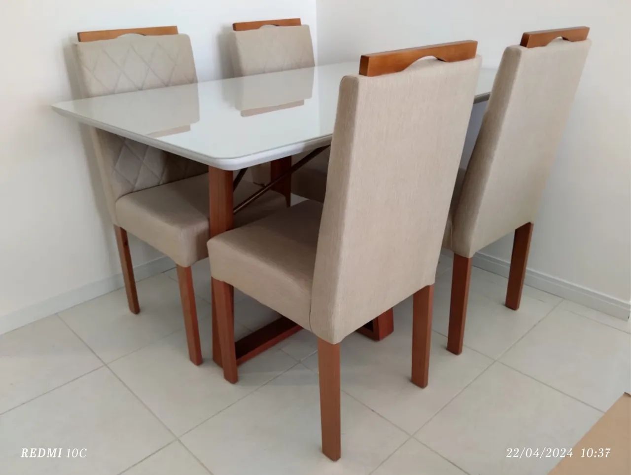 Mesa de jantar resistente de madeira  - Foto 2