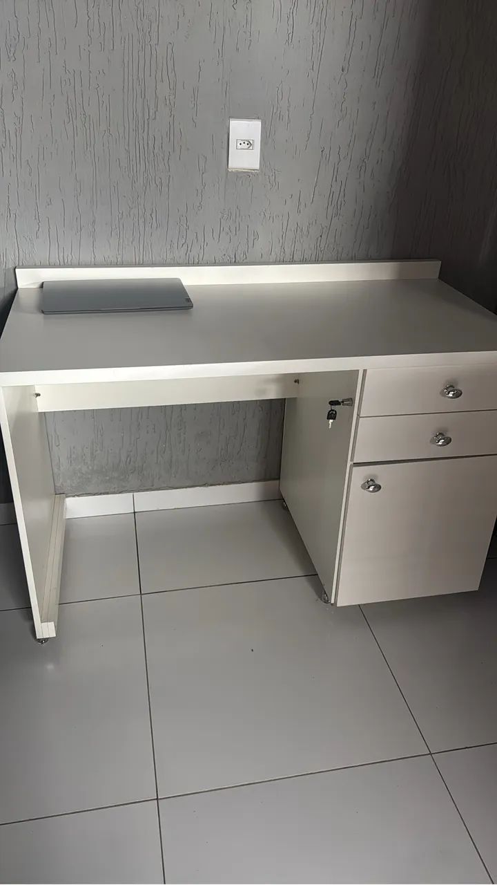 Vendo Notbook e a Mesa  - Foto 4