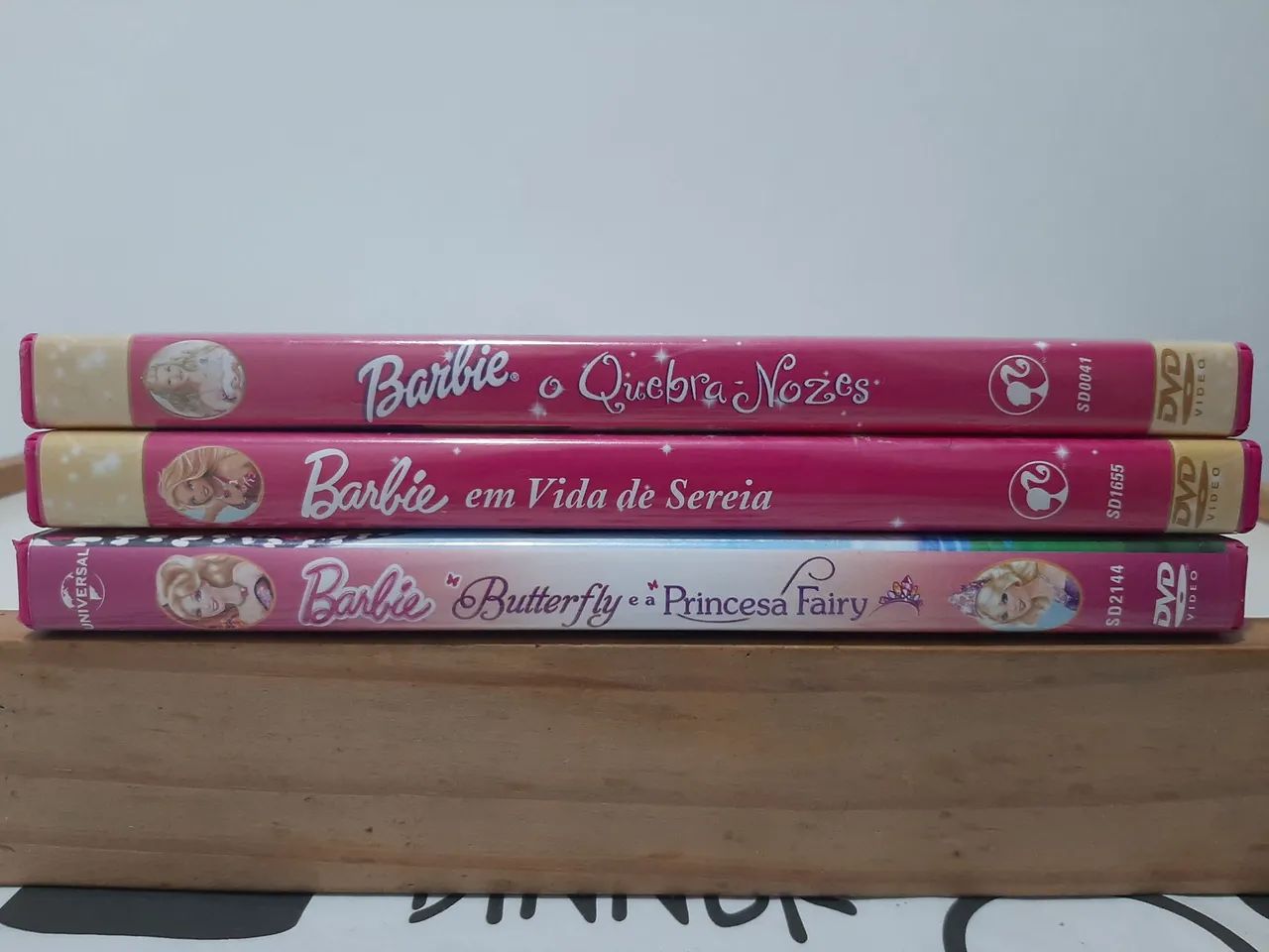 Lote DVDs filmes Barbie - Quebra Nozes, Vida de Sereia e Butterfly e a Princesa Fairy - Foto 2