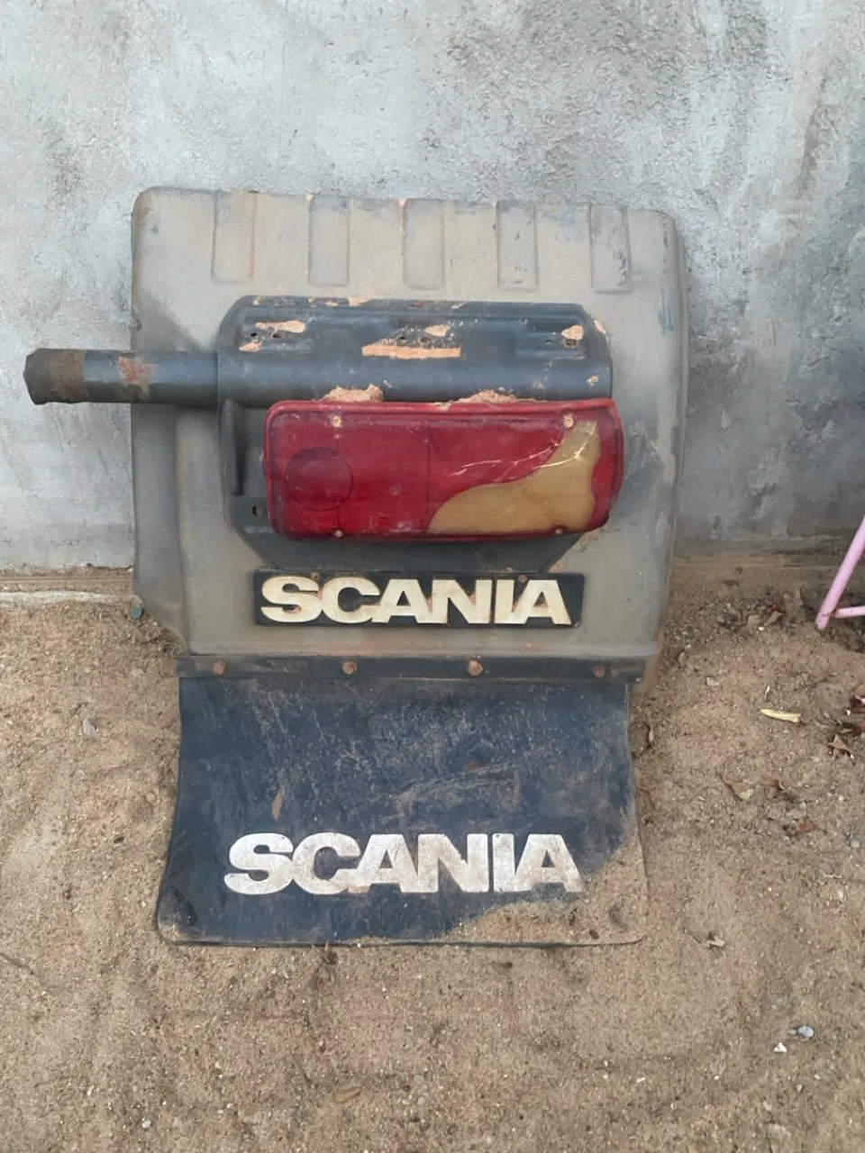 Vendo pára-lama da Scania