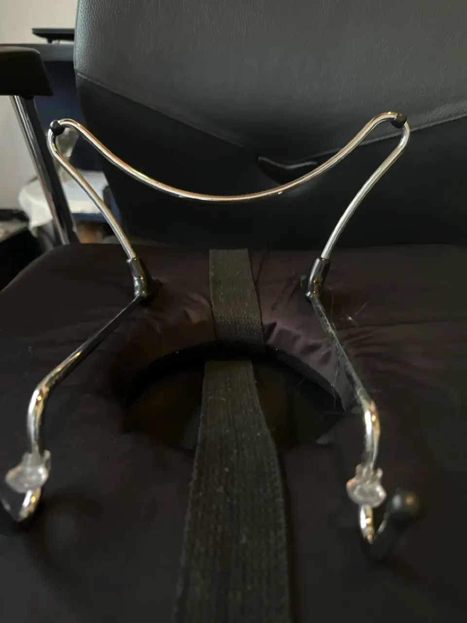 Dois Suportes para notebooks um oreto e um de inox  - Foto 5