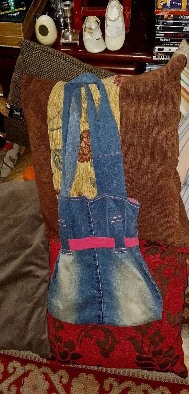 Bolsa Jeans Artesanal com Detalhe Floral - Foto 2