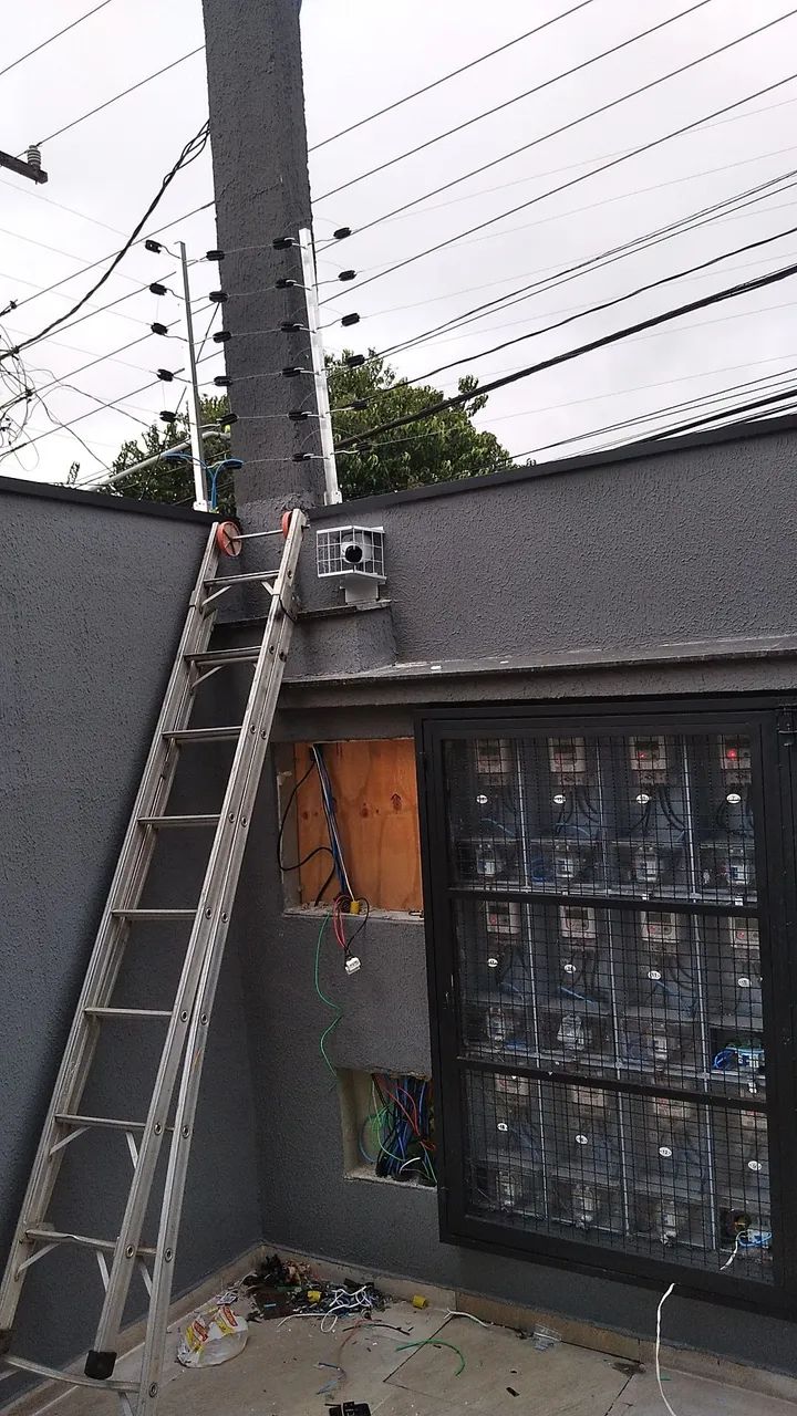 Instalação de cerca elétrica e alarmes