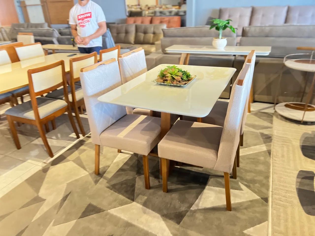 Conjunto Mesa de Jantar com 4 Cadeiras de madeira  - Foto 2