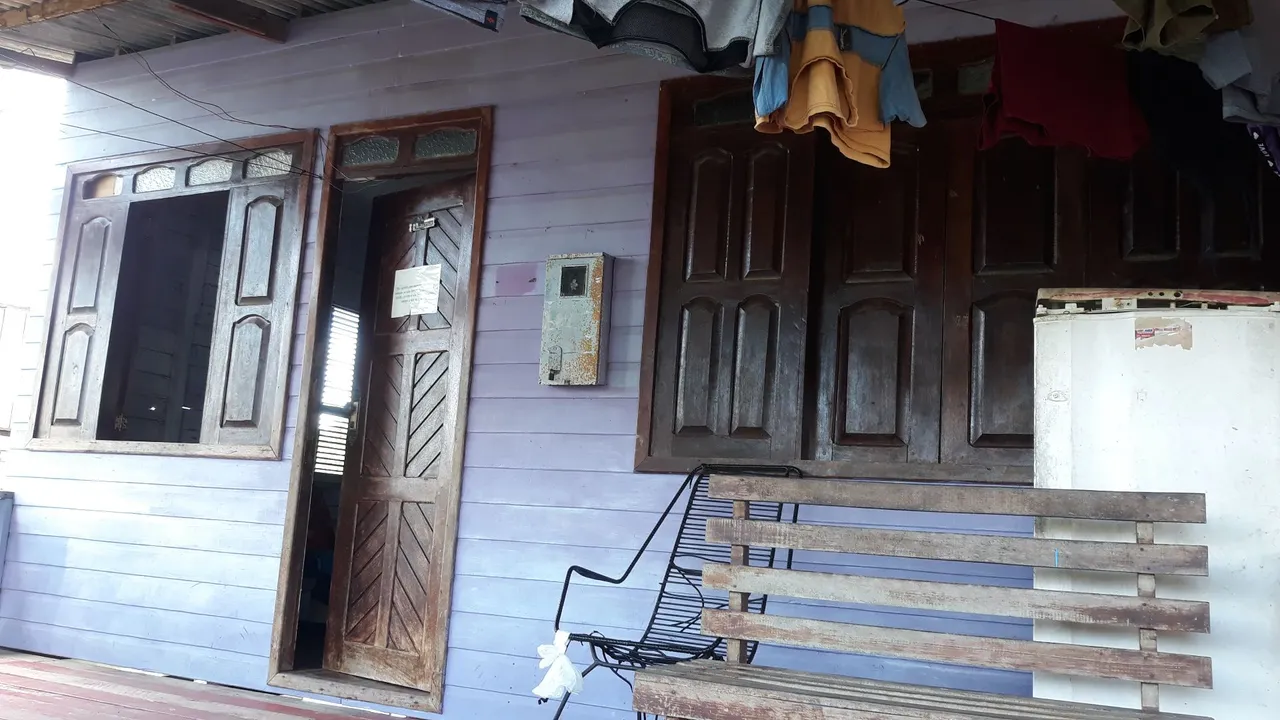Estou vendendo essa casa pra retirada de madeira!