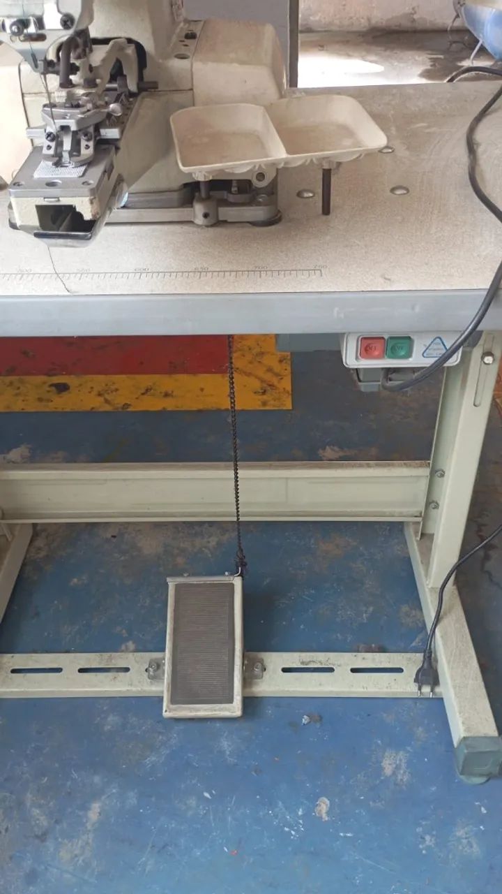 MÁQUINA BOTONEIRA DE PONTO CORRENTE COM MESA - S473/vk - Semi Nova - Foto 5