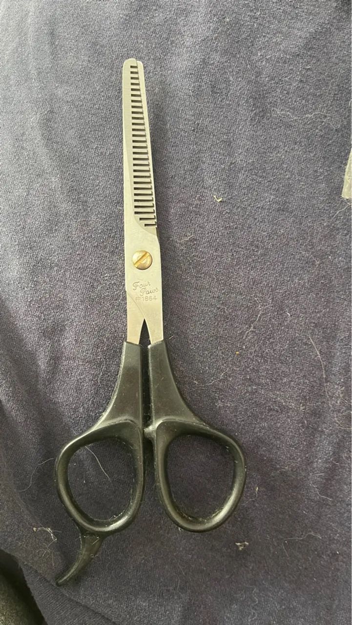 Máquina de tosa Andis + adaptadores Andis + lâminas Andis + tesouras - Foto 6